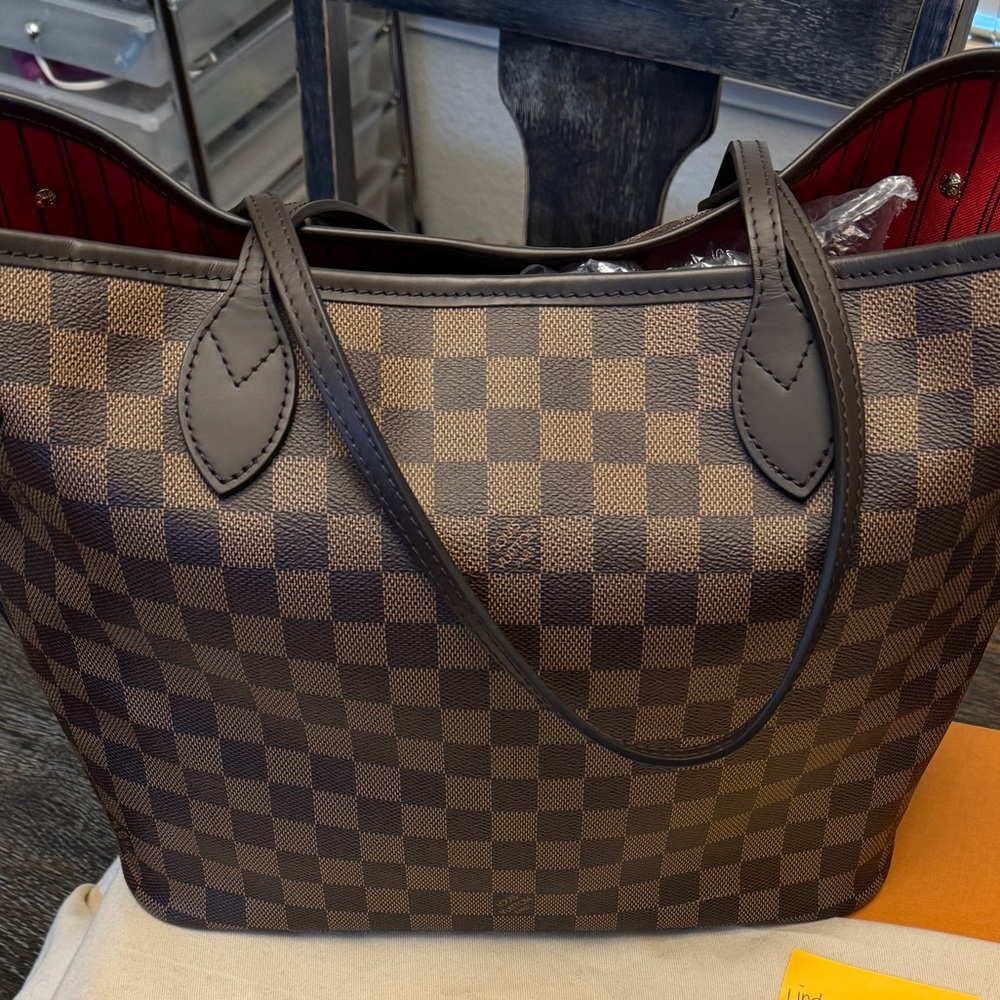 Louis Vuitton Neverfull Damier MM